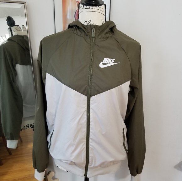 Nike Jackets & Blazers - NIKE Windbreaker Jacket.